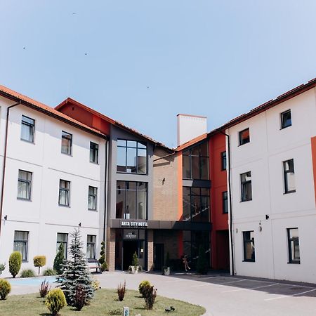 Arta City Hotel Yavoriv  Dış mekan fotoğraf