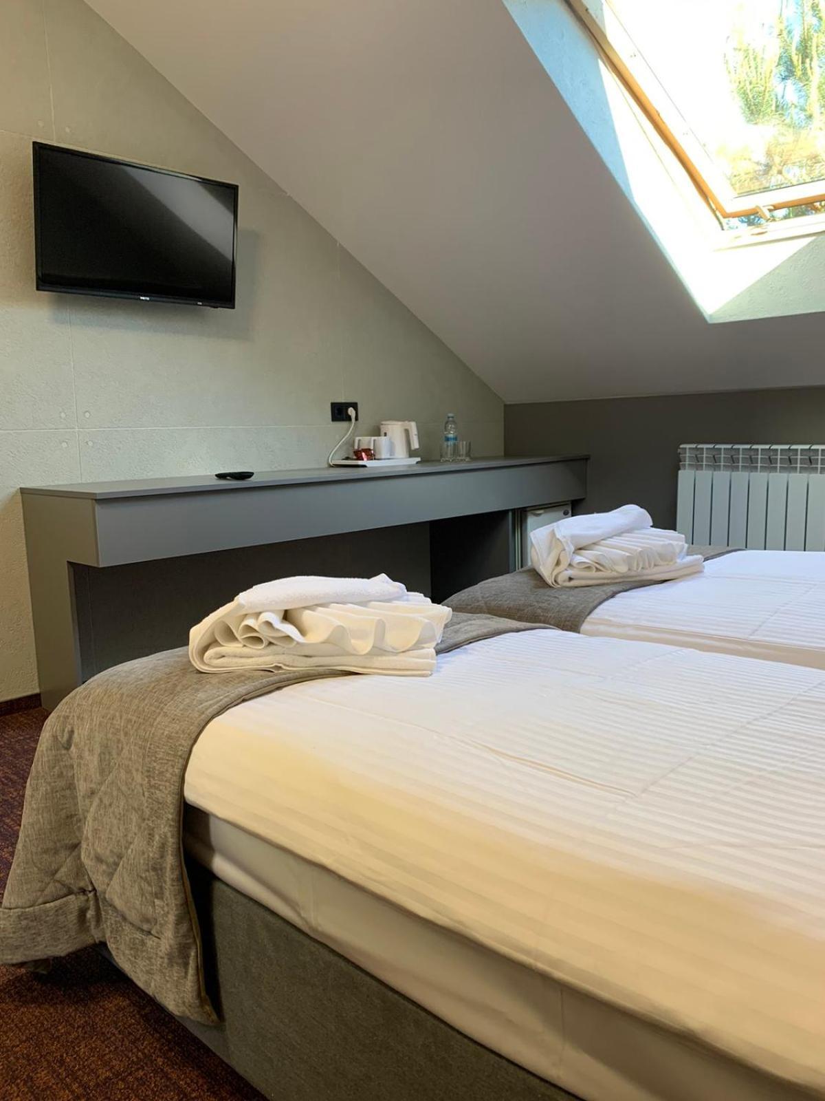 Arta City Hotel Yavoriv  Dış mekan fotoğraf