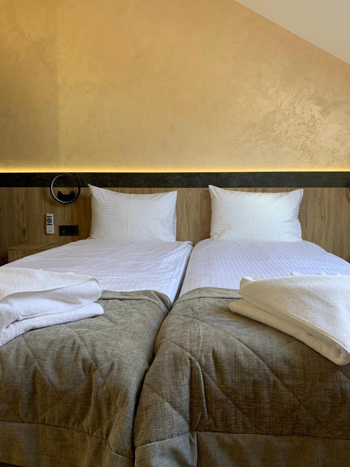 Arta City Hotel Yavoriv  Dış mekan fotoğraf