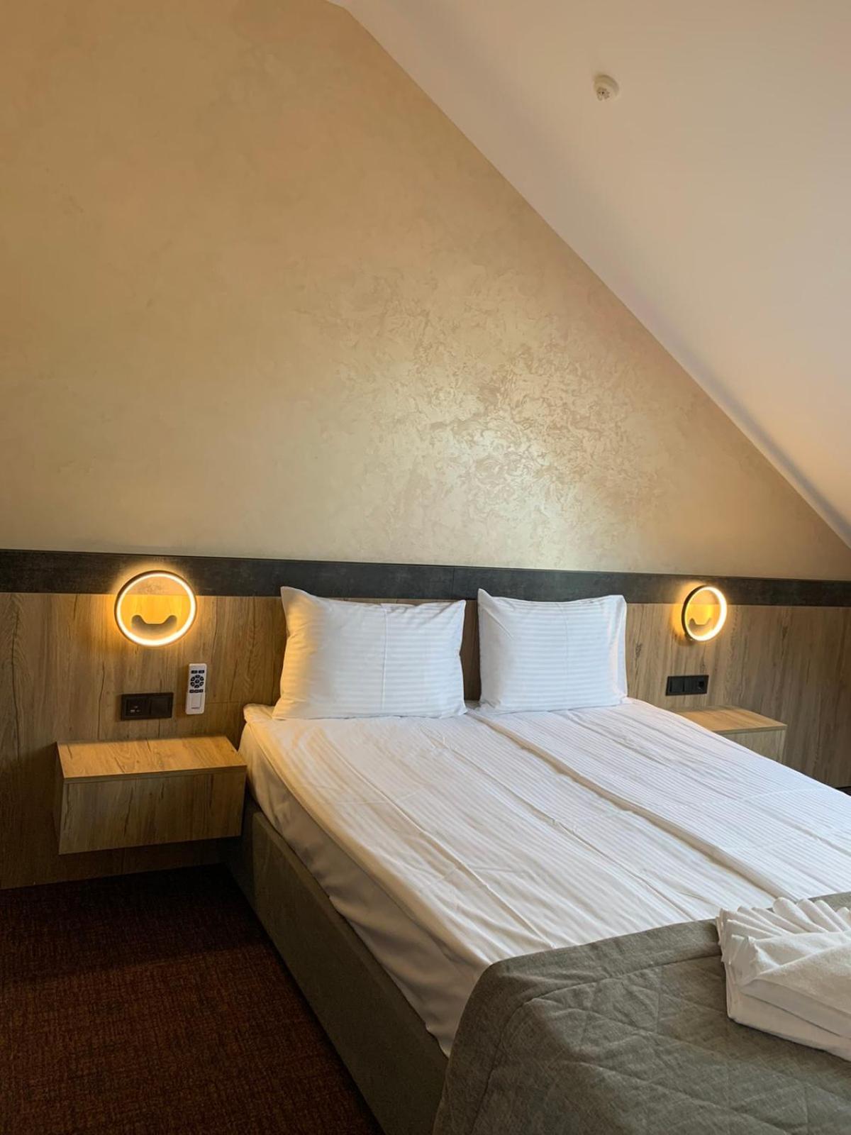 Arta City Hotel Yavoriv  Dış mekan fotoğraf