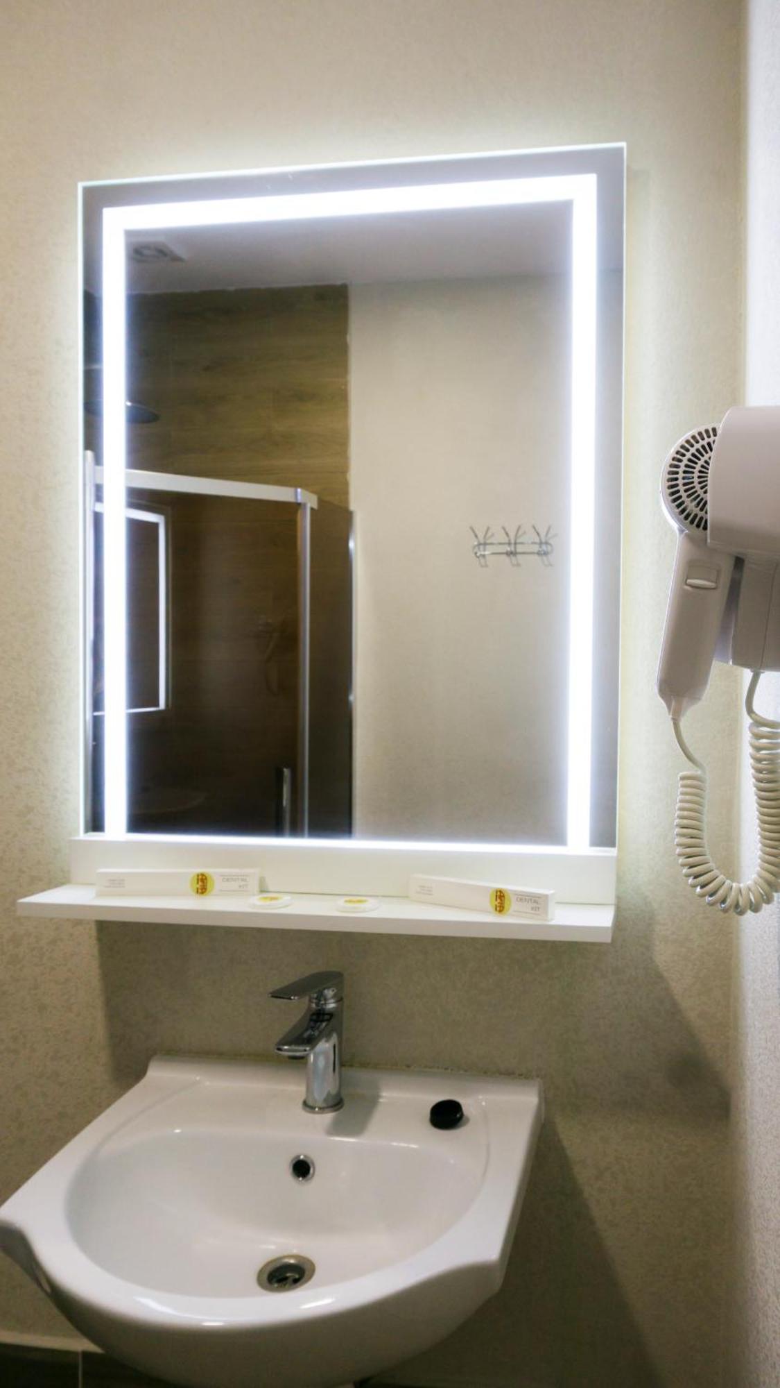 Arta City Hotel Yavoriv  Dış mekan fotoğraf